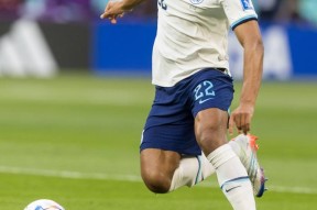 爱游戏网页版 - 哈兰德新星出色防守表现惊艳，TES未来可期！